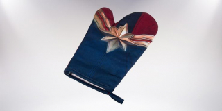 Rękawica kuchenna Kapitan Marvel; cena - 12,99 USD