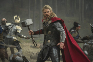 24. Thor: Mroczny Świat (2013) – Ocena użytkowników: 6,8