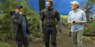 Sam Joe Russo zagrał jednego z uczestników terapii, na którą chodzi także Steve Rogers – postać reżysera dzieli się tu swoimi przemyśleniami na temat pierwszej randki po pstryknięciu. Joe Russo w filmie „Kapitan Ameryka: Zimowy żołnierz” wcielił się także w chirurga, który operował Nicka Fury’ego.