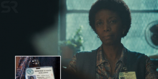 Główny bohater najprawdopodobniej uczestniczy w pierwotnej wersji terapii – tę przeprowadza pracowniczka opieki społecznej, Debra Kane. Jej nazwisko nie jest przypadkowe; współtwórcą postaci Batmana jest bowiem Bob Kane, którego córka nosiła imię Deborah. Przypomnijmy, że autor przez lata był postrzegany jako jedyny twórca komiksowego Mrocznego Rycerza. Dopiero po kilku dekadach Warner Bros. uznało, że taki sam status należy się rysownikowi, Billowi Fingerowi (choć pojawiają się głosy, że Kane w całym procesie miał minimalny udział – mniejszy np. niż wkład Jerry’ego Robinsona).