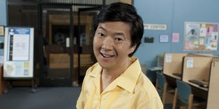 W rolę stróża, który pilnuje garażu z samochodem Ant-Mana, wcielił się Ken Jeong. Większość widzów powinna go kojarzyć z filmów z serii „Kac Vegas”. Zagrał on również w serialu „Community” – nie jest on jedynym aktorem z tej produkcji, który pojawił się na ekranie.