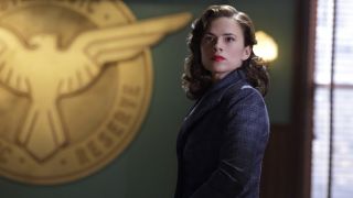 1946-1947: Rozgrywają się wydarzenia ukazane w serialu „Agentka Carter”. Peggy Carter ujawnia istnienie radzieckiego programu Lewiatan, pomaga także Howardowi Starkowi oczyścić się z wielu oskarżeń.