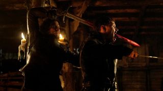 12. Atak na twierdzę Crastera (s04e05) - Nocna Straż postanawia obalić twierdzę Crastera i wyrównać rachunki ze zdrajcami. Jednym z lepszych momentów jest wbicie miecza przez głowę Karla Tannera przez Jona Snowa. 