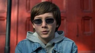 Początek lat 90.: Młody Matt Murdock traci wzrok.