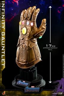 Avengers: Koniec gry - Rękawica Nieskończoności Thanosa firmy Hot Toys