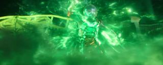 Bracia Russo współpracowali z Wattsem przy przygotowywaniu „Daleko od domu”.