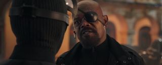 Na ekranie mamy zobaczyć inną w porównaniu do poprzednich wersji MCU wersję Nicka Fury’ego – będzie on starał się „nadrobić zaległości” powstałe w wyniku jego zniknięcia na 5 lat po wymazaniu. „Ten facet zawsze miał pełną kontrolę. Ciekawie będzie go zobaczyć w sytuacji, w której jest inaczej” – przyznaje reżyser. Nick utworzy również nową drużynę, przy czym Watts nie wyjawia, czy w jakikolwiek sposób zostanie ona powiązana z S.H.I.E.L.D. 