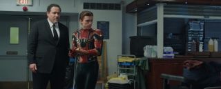 „Koniec gry otworzył przed nami możliwość ukazanie większego, znacznie większego uniwersum. To wszystko w pewien sposób zbliżyło się to siebie” – wyjawia reżyser.