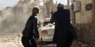 W filmie pojawi się Kapitan Marvel - w jednym z ujęć Fury i stojąca obok niego kobieta strzelają w kierunku Elementals. Większość z nas założyła, że chodzi tu o Marię Hill, jednak postać ta wydaje się posiadać jaśniejsze włosy. Weźmy też pod uwagę scenę z filmu "Avengers: Koniec gry", w której Carol Danvers w trakcie finałowej bitwy poznaje Petera.