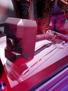 Marvel's Avengers - młot Thora