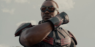 Członkowie pierwszego składu Avengers zostaną zastąpieni przez inne postacie. Wiemy już, że Falcon przejął tarczę Kapitana Ameryki. Fani spekulują również, że córka Clinta Bartona będzie jego następczynią w roli Hawkeye’a, Walkiria da się poznać widzom jako nowy Thor, a Harley Keener do spółki z Peterem Parkerem zadbają o dziedzictwo Iron Mana.