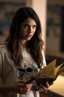 Margaret Qualley - znana m.in. z filmów Nice Guys. Równi goście, Pewnego razu... w Hollywood, Notatnik śmierci