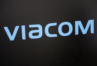 Viacom (kontrolowany przez holding National Amusements; właściciel Paramount Pictures) – przychód w 2018: 12,9 mld USD; dochód operacyjny za 2018: 2,6 mld USD; suma aktywów w zeszłym roku: 23,2 mld USD; udział Paramount Pictures w rynku w 2018: 6,4%. 