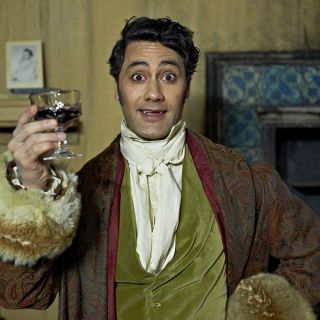 Taika Waititi – Brzuchomówca (spekulacje); cierpiący na zaburzenia osobowości geniusz zbrodni i przeciwnik Batmana, który często manifestował obecność drugiej strony swojej natury, Scarface’a