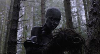 4. Pod skórą (2013)