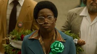 June Carryl jako Dr. Louise Hastings