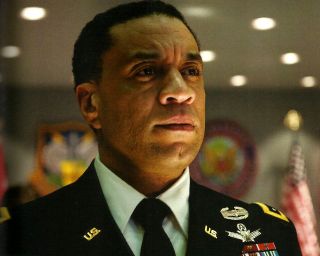 Harry Lennix w Człowieku ze Stali