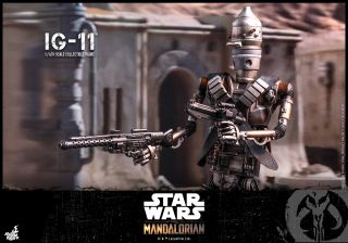 The Mandalorian - IG-11 - figurka Hot Toys
