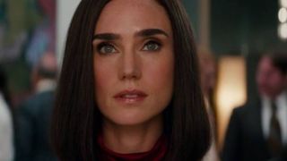 Jennifer Connelly w Spider-Man: Homecoming pojawia się tylko w formie głosu, jako Karen, głos sztucznej inteligencji w kostiumie tytułowego bohatera. Dziwność polega na tym, że aktorka jest żoną... Paula Bettany'ego, który zanim stał się Visionem, był głosem sztucznej inteligencji Tony'ego Starka. 