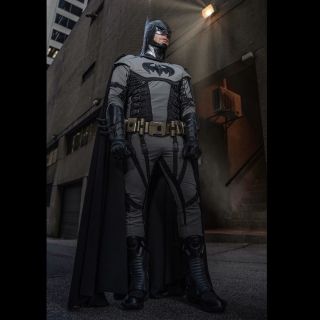 Jensen Ackles jako Batman