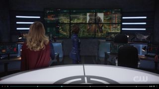 Wieże kwantowe również pojawiały się w komiksie „Kryzys na Nieskończonych Ziemiach” – Monitor tworzył je po to, aby spowolnić proces rozchodzenia się fali antymaterii po multiwersum.