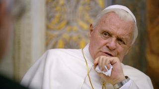 Benedykt XVI proszący o Fantę w filmie "Dwóch papieży"