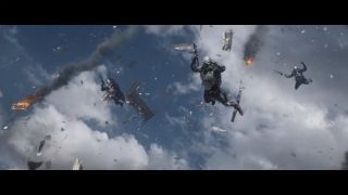 W scenie swobodnego spadania pojawiają się też antagoniści korzystający z kostiumów przywodzących na myśl Taskmastera. To najprawdopodobniej jego agenci, którzy chcą wyeliminować Wdowę. Jeśli sekwencja ta rozgrywa się w czasie ataku na bazę Czerwonego Projektu, nie możemy wykluczyć, że Taskmaster jest szefem placówki, a jego pomocnicy są kimś w rodzaju męskich wersji Czarnej Wdowy.