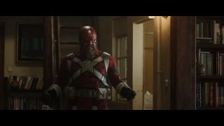 Ulubieniec fanów, Aleksij Szostakow aka Red Guardian. W komiksach zaczynał on jako astronauta, godząc się potem zostać rosyjską odpowiedzią na Avengers – to dlatego często określa się go mianem „rosyjskiego Kapitana Ameryki”. Ze zwiastuna dowiadujemy się, że był on więziony z nieznanego na razie powodu. Nie jest też jasne, jakie moce będzie miała filmowa wersja postaci. W komiksach pojawiał się jednak wątek prac ZSRR nad odtworzeniem formuły na serum superżołnierza.