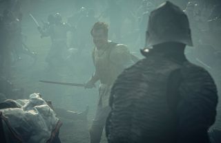 Eist Tuirseach (Björn Hlynur Haraldsson) - rycerz ze Skellige, król Cintry. Jego ślub z królową wywołał mały skandal, ale spotkał się z akceptacją wielmożów. Oddał jednak włądzę nad Cintrą swojej żonie.