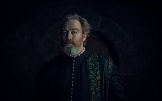 Stregobor (Lars Mikkelsen) - czarodziej ukrywający się w wieży w Blaviken. Krył się tam przed Renfri, mutantką, która chciała się zemścić. Spotkanie wiedźmina wykorzystał, aby ten zamordował Renfri, który zanim ta zdołała dokonać zemsty, została zabita razem ze swoją bandą przez Geralta, za co ten dostał przydomek Rzeźnika z Blaviken.