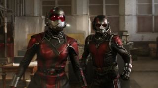 Hank Pym i Janet van Dyne w kostiumach - Ant-Man i Osa