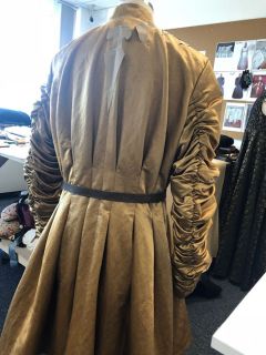 Wiedźmin - zdjęcia kostiumów od kulis