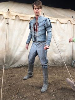 Wiedźmin - zdjęcia kostiumów od kulis