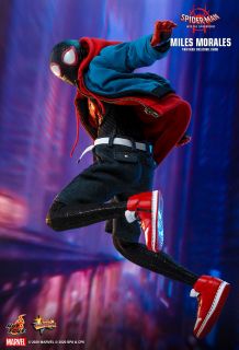 Spider-Man Uniwersum - Miles Morales (figurka Hot Toys)
