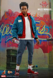 Spider-Man Uniwersum - Miles Morales (figurka Hot Toys)