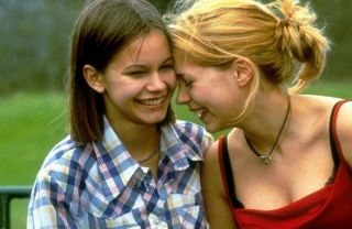 77. Fucking Amal (1998)