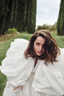 Ana de Armas - Nie czas umierać. Sesja zdjęciowa dla Vanity Fair