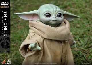 Baby Yoda od Hot Toys