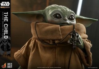 Baby Yoda od Hot Toys