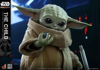 Baby Yoda od Hot Toys