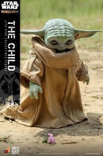 Baby Yoda od Hot Toys