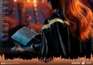 Batman: Arkham Knight - figurka Batgirl od Hot Toys