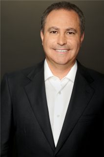 36. Alan Bergman - współprzewodniczący The Walt Disney Studios; jedna z kilka osób, która podejmuje ostateczne decyzje w kwestii MCU.