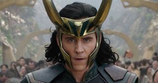 19. Loki - Posiada nadludzką siłę, wytrzymałość i szybkość, jako syn Laufeya może również wchłaniać chłód, by zwiększać swoją moc. Posiada czynnik samoleczniczy, jest długowieczny, do perfekcji opanował sztuki magiczne z tworzeniem iluzji na czele. Geniusz na poziomie intelektualnym, świetny taktyk, jest także zdolny zmieniać swój kształt i wykorzystywać umiejętności telekinetyczne. Jego moce zwiększają się podczas używania słynnego berła.