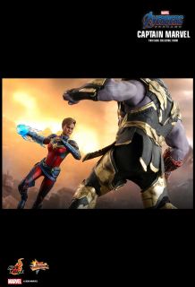 Kapitan Marvel - figurka kolekcjonerska z Endgame