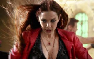 Wanda Maximoff aka Scarlet Witch (Elisabeth Olsen) - WandaVision (zobaczymy ją także w filmie Doctor Strange in the Multiverse of Madness)