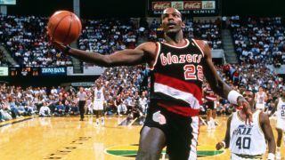 12. Clyde Drexler (Portland Trail Blazers/Houston Rockets) - 32 pkt.