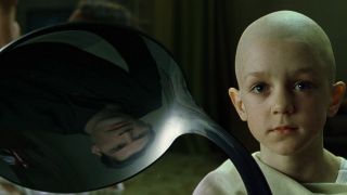 24. Chłopiec z łyżką - To on odblokował cały potencjał tkwiący w Neo. W komiksach i grach wideo posiadał zdolność teleportacji i przemieszczania przedmiotów za pomocą siły umysłu.