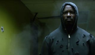 2. Luke Cage – najważniejszą kwestią pozostaje to, dlaczego w tym rankingu znajduje się nad Iron Fistem. Wszystko przez jego niemającą żadnej analogii w uniwersum siłę fizyczną i kuloodporność; Luke Cage w pełnej formie nie ma godnego rywala w walce jeden na jeden.