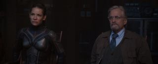 99. Ant-Man i Osa - większość pierwszej połowy filmu (3:33 - 46:43)